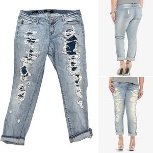 TORRID BOYFRIEND JEAN LIGHT WASH DESTRUCTION